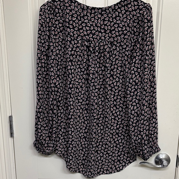 LOFT Black and White Printed Blouse - Picture 10 of 12